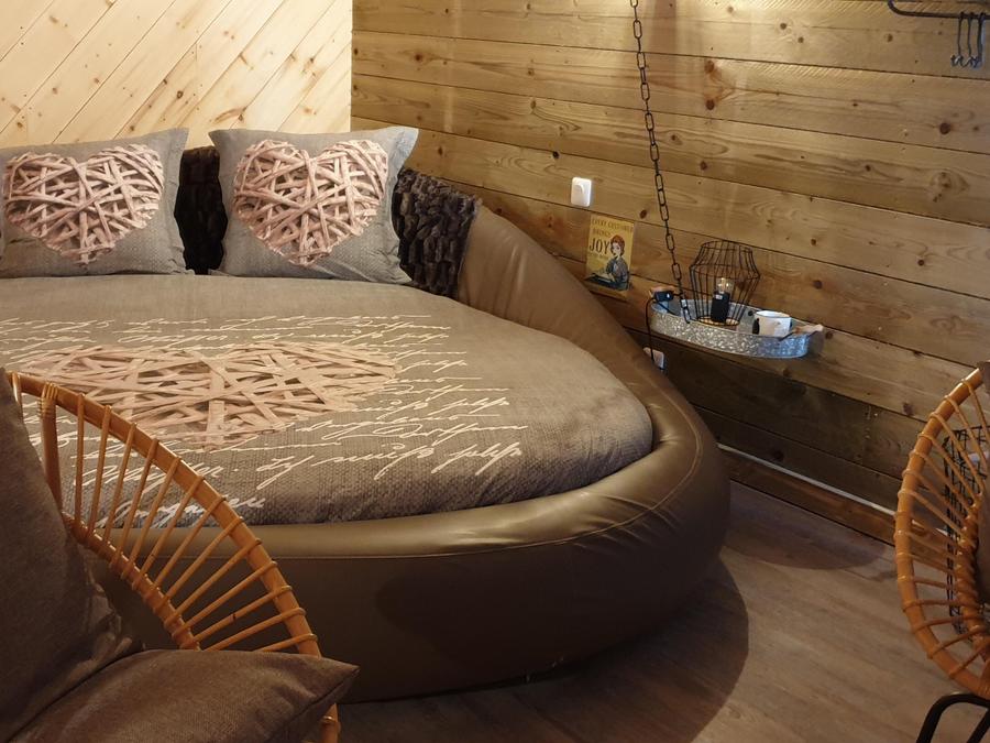 Tente en toile et en bois 2 personnes - Cabane du Castor (Sauna,douche,baignoire,poêle à bois) 6