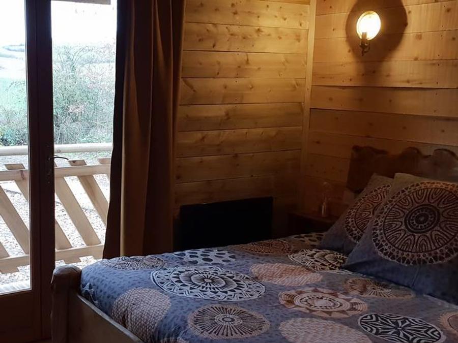 Hébergement 2 personnes - Cabane de L'orpailleur (poêle bois, baignoire, douche) 3
