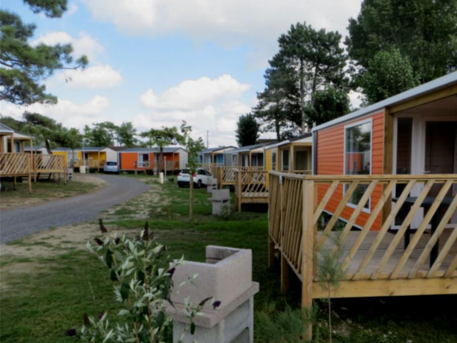 Mobilhome 4 personnes - MOBIL HOME CONFORT DIM plaque gaz refrigérateur vaisselle télévision 0
