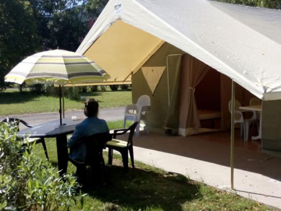 Tente en toile et en bois 4 personnes - LODGE TOILE sans sanitaires 0