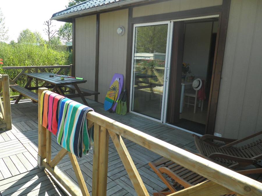 Mobilhome 4 personnes - Chalet Standard 35m² - 2 chambres + terrasse non-couverte - PMR 1