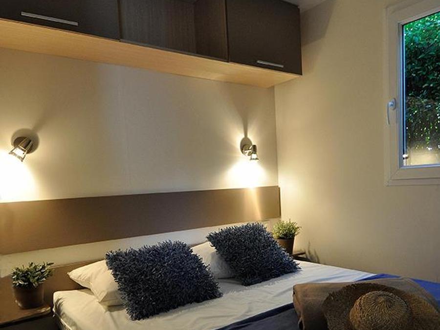 Mobilhome 4 personnes - MALDIVES 34 m² - 2 chambres - Terrasse couverte 3