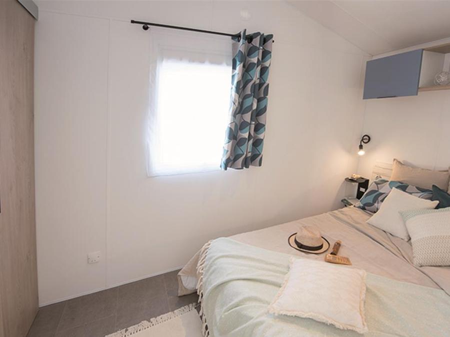 Mobilhome 4 personnes - IBIZA 27m² - 2 chambres - Terrasse couverte 3