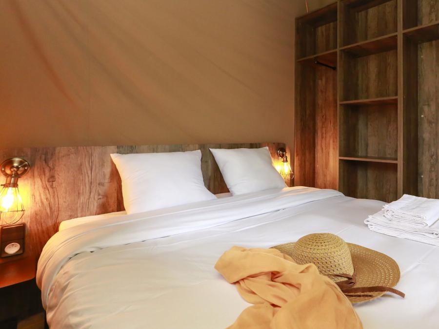 Tente en toile et en bois 5 personnes - Confort 34m² (2 chambres) - avec sanitaires 7