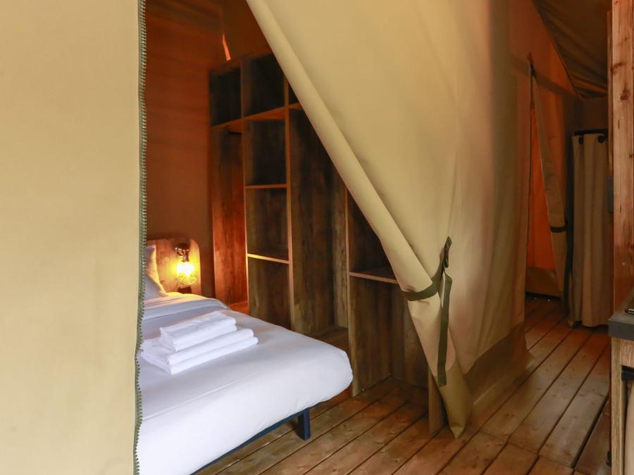 Tente en toile et en bois 5 personnes - Confort 34m² (2 chambres) - avec sanitaires 5