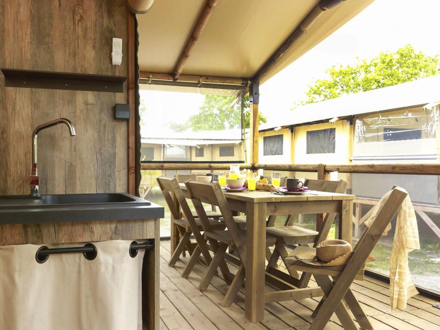 Tente en toile et en bois 5 personnes - Confort 34m² (2 chambres) - avec sanitaires 6