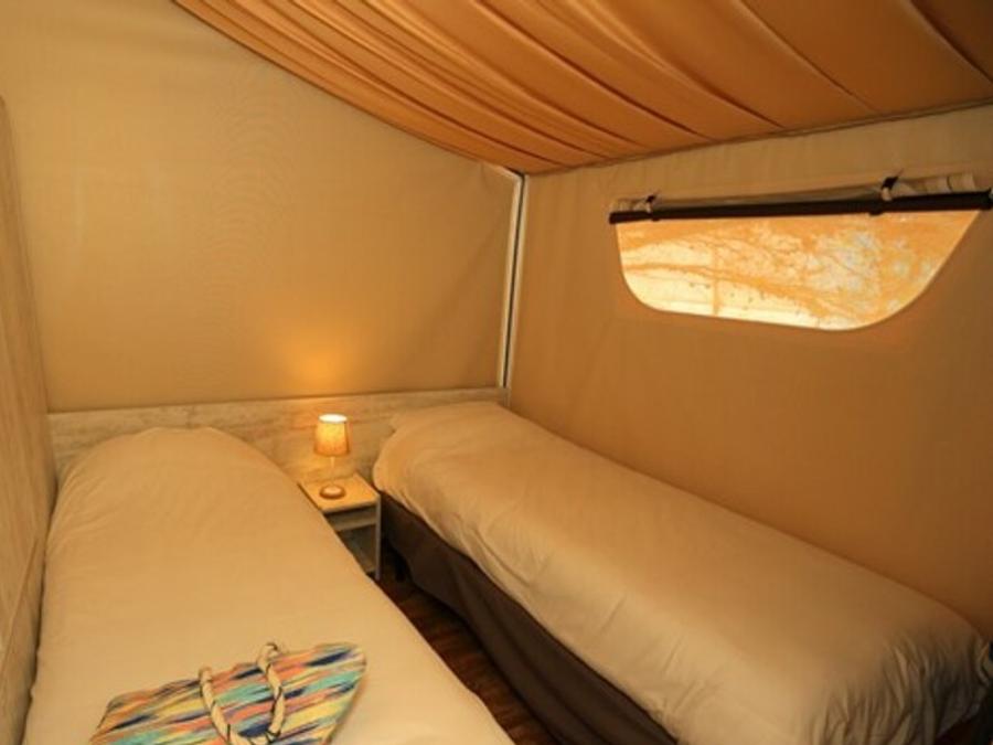 Tente en toile et en bois 4 personnes - Lodge Maassai - 2 chambres 4 2