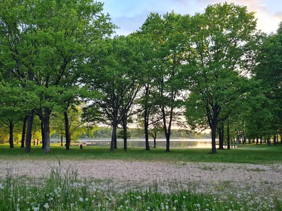 Camping La Tour Du Stock, 3*