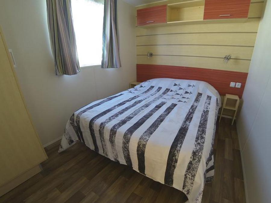 Mobilhome 4 personnes - Confort 27m² - 2 chambres - terrasse couverte - 11 nuits 6