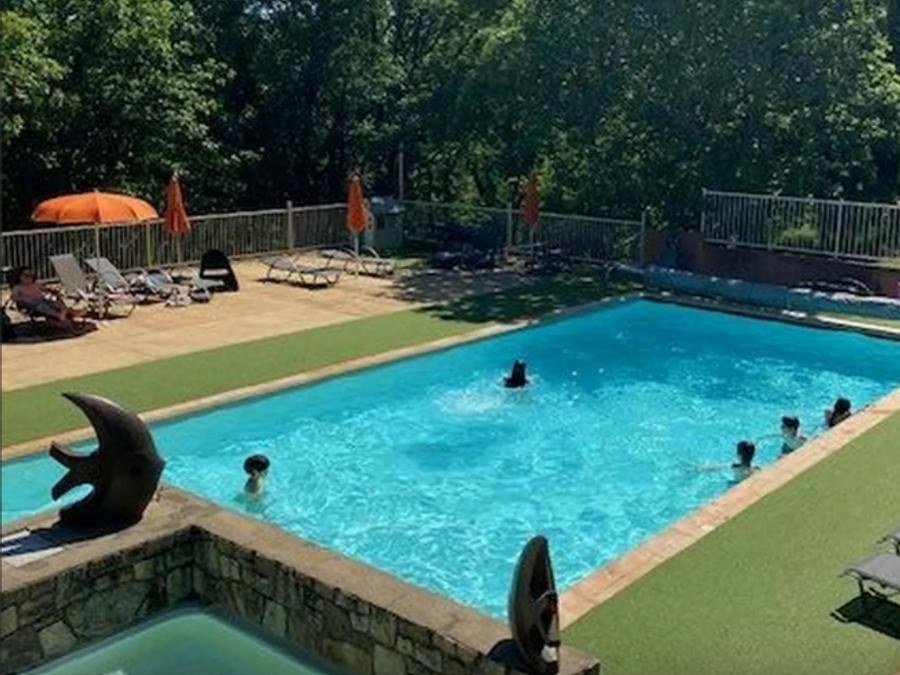 Camping Village de Gîtes Le Mas de la Grenouillère 2*