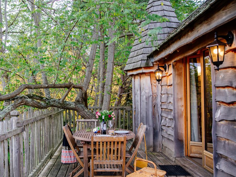 Hébergement 2 personnes - Château dans les arbres 1