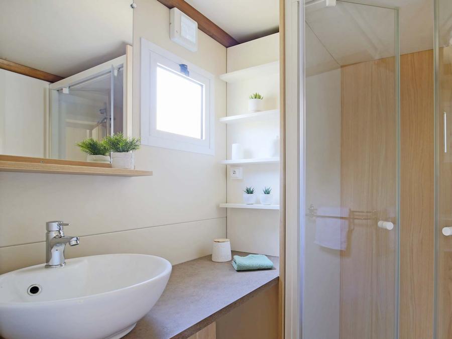 Chalet 5 personnes - Chalet Morea- 25m² - Vue Lac - terrasse couverte 12m² 6