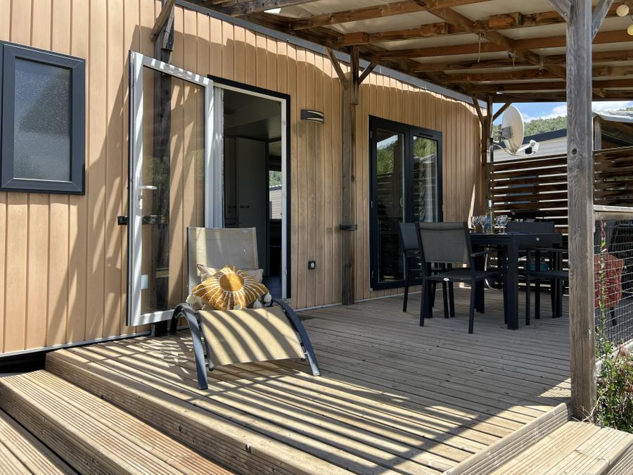 Mobilhome 4 personnes - Homeflower Premium 29 m² 2 chambres + terrasse 17m² + TV + LV + Clim + plancha 4 pers 7