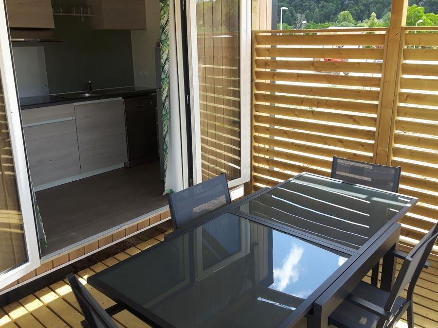 Mobilhome 4 personnes - Homeflower Premium 29 m² 2 chambres + terrasse 17m² + TV + LV + Clim + plancha 4 pers 1