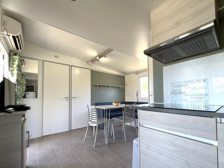 Mobilhome 4 personnes - Homeflower Premium 29 m² 2 chambres + terrasse 17m² + TV + LV + Clim + plancha 4 pers 10