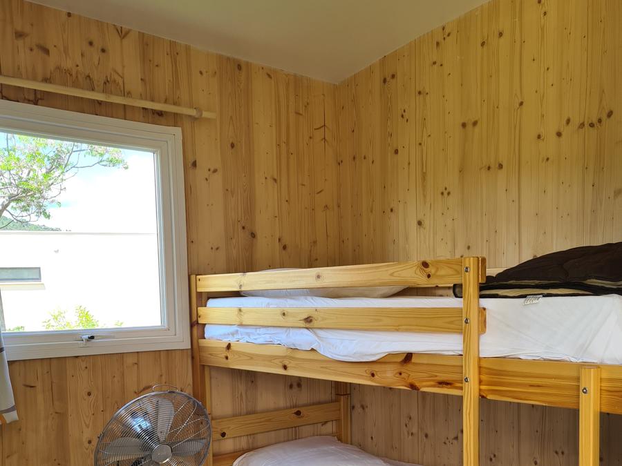 Tente en toile et en bois 5 personnes - Cahute des randonneurs 18m² - 2 chambres - sans sanitaire 5 pers 6