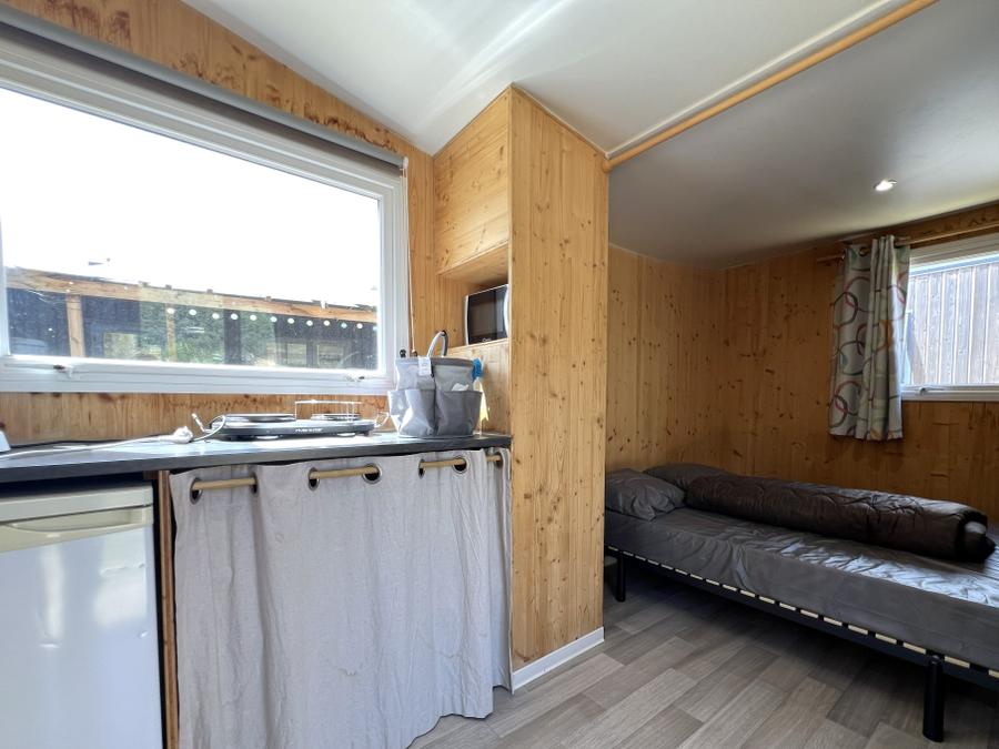 Tente en toile et en bois 5 personnes - Cahute des randonneurs 18m² - 2 chambres - sans sanitaire 5 pers 10