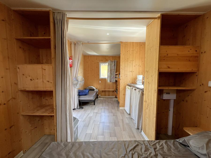 Tente en toile et en bois 5 personnes - Cahute des randonneurs 18m² - 2 chambres - sans sanitaire 5 pers 12