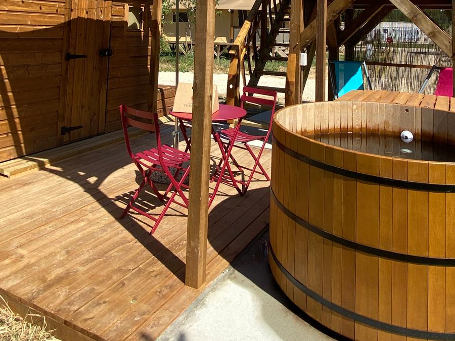 Hébergement 2 personnes - Foudrenlair 1 chambre (lit/ménage fait) + SPA 2 pers 1