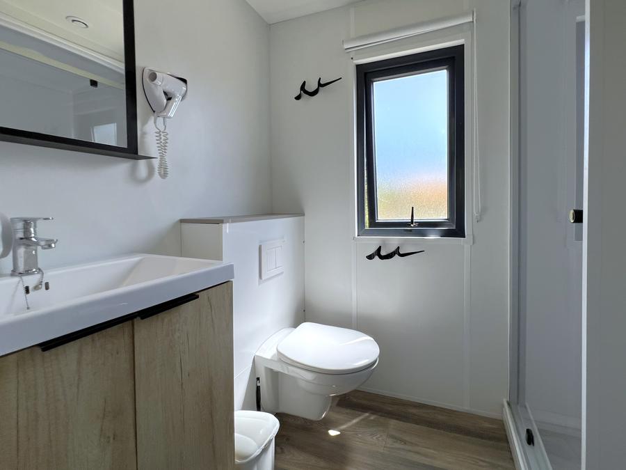 Mobilhome 6 personnes - Mobil-home Premium 38 m² 3 chambres + terrasse 21m² + TV + LV + clim + plancha + 2 SDB 6 pers 8