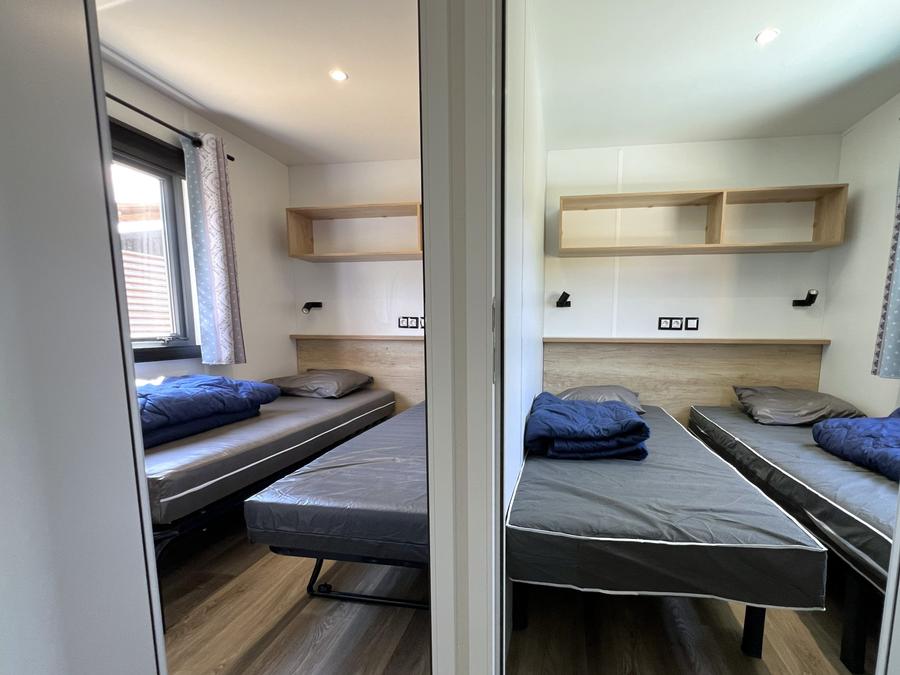 Mobilhome 6 personnes - Mobil-home Premium 38 m² 3 chambres + terrasse 21m² + TV + LV + clim + plancha + 2 SDB 6 pers 10