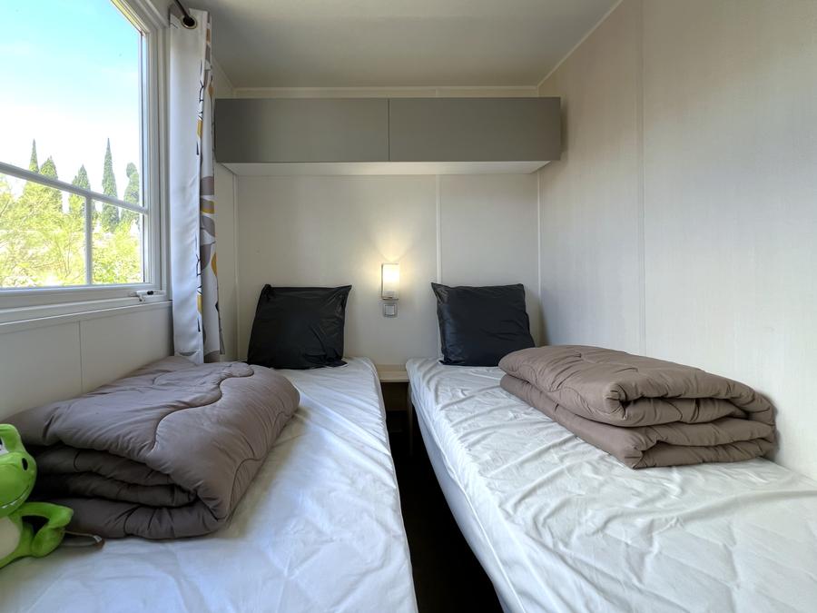 Mobilhome 6 personnes - Standard 32m² (3 chambres) + Terrasse + Clim 17