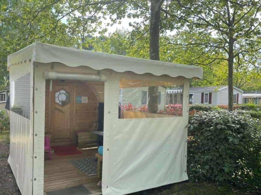 Tente 2 personnes - Tonneau 2 trèfles 1 chambre - Sans sanitaire 0
