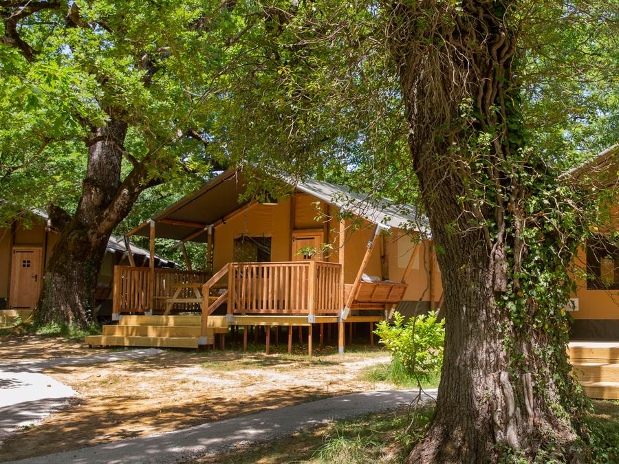 Tente en toile et en bois 5 personnes - Glamping Haritza 0