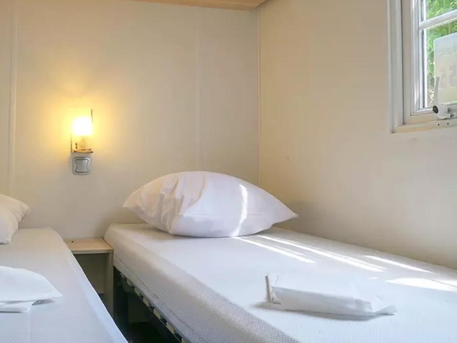 Mobilhome 6 personnes - Standard 29m² - 3 chambres + terrasse + TV 2