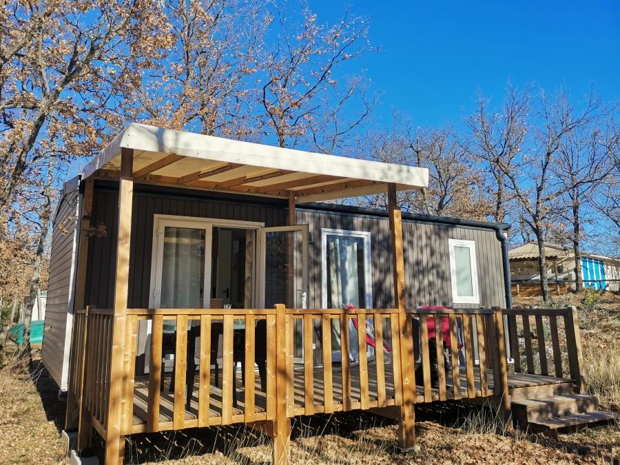 Mobilhome 4 personnes - Premium 29m² - 2 chambres + terrasse semi-couverte + TV + LV + clim + draps inclus 4