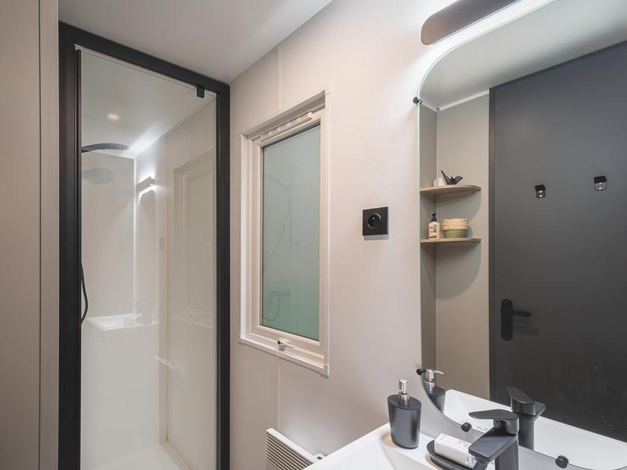 Mobilhome 4 personnes - Premium 29m² - 2 chambres + terrasse semi-couverte + TV + LV + clim + draps inclus 9