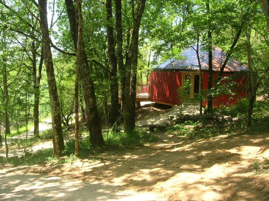 Hébergement 2 personnes - Yourte moderne 2 personnes inclus possible 4 personnes en supplément auprès du camping 9