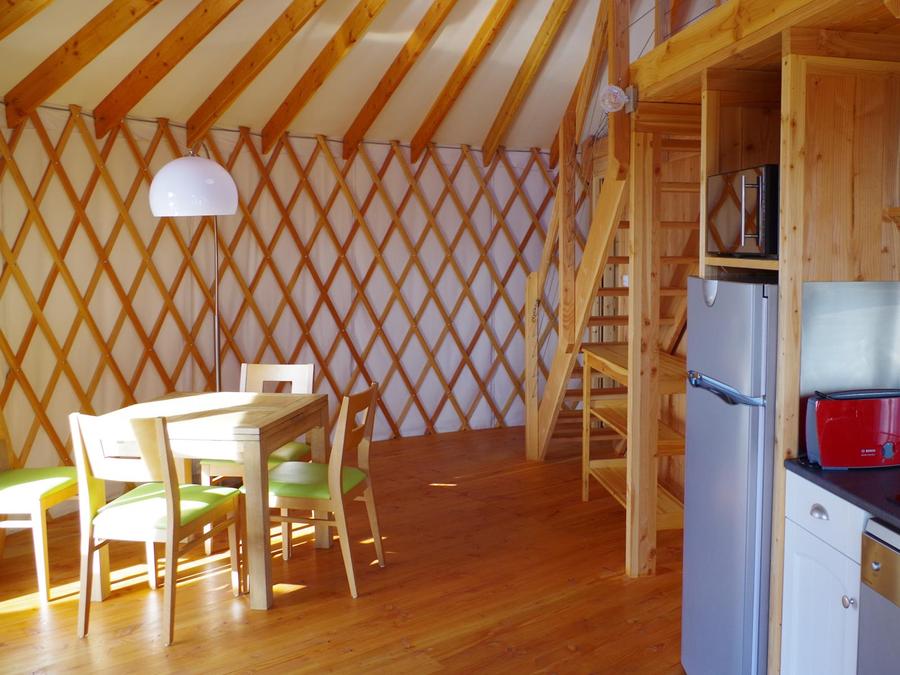 Hébergement 2 personnes - Yourte moderne 2 personnes inclus possible 4 personnes en supplément auprès du camping 8