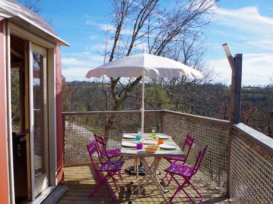 Hébergement 2 personnes - Yourte moderne 2 personnes inclus possible 4 personnes en supplément auprès du camping 7