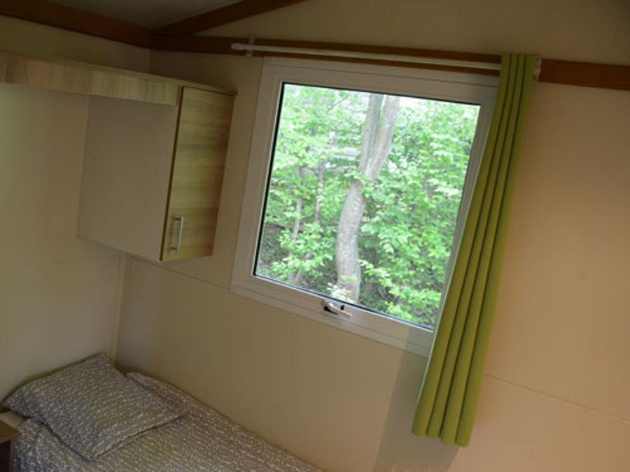 Chalet 6 personnes - Chalet climatisé / 32m2 / 3 chambres / TV / Terrasse couverte 12 m² 5