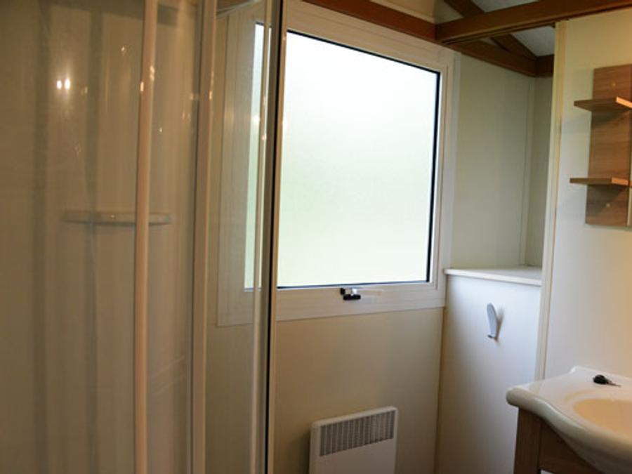 Chalet 6 personnes - Chalet climatisé / 32m2 / 3 chambres / TV / Terrasse couverte 12 m² 6