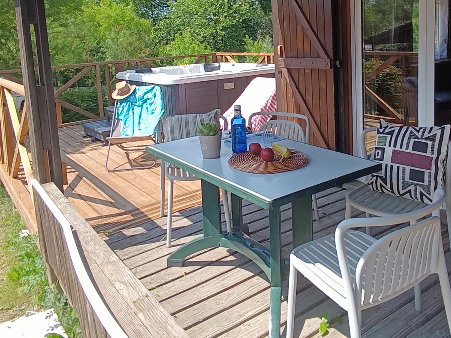 Chalet 4 personnes - Premium Zen 2ch.TV-CLIM-SDB-SPA 1
