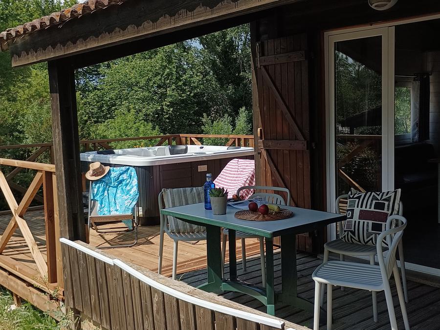 Chalet 4 personnes - Premium Zen 2ch.TV-CLIM-SDB-SPA 0