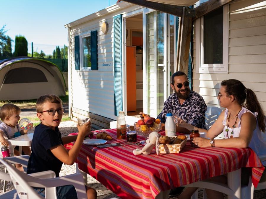 Mobilhome 4 personnes - LOISIR CONFORT GRAND CHARME 1