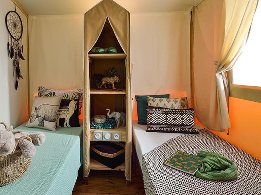 Bungalow toilé 4 personnes - JUNGLE LODGE sans sanitaires, sans eau 2