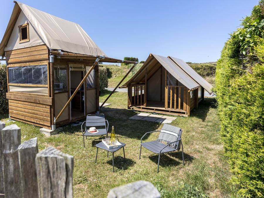 Tente en toile et en bois 4 personnes - Bivouac Insolite 2 chambres 0