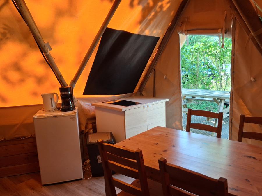 Hébergement 4 personnes - Tipi (sans sanitaires) 2