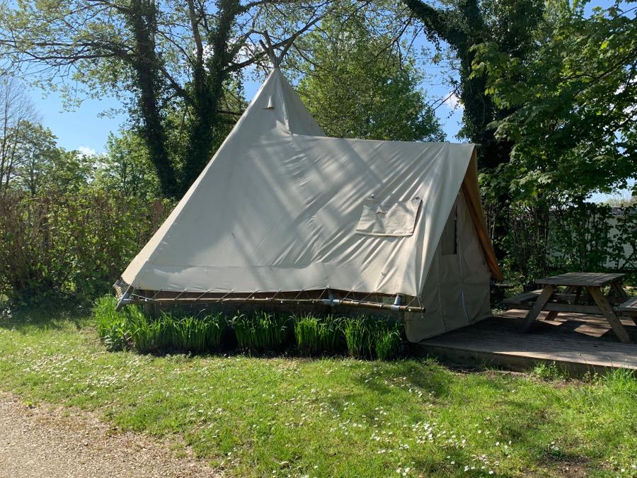 Hébergement 4 personnes - Tipi (sans sanitaires) 0