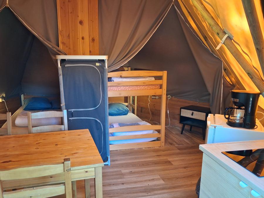 Hébergement 4 personnes - Tipi (sans sanitaires) 1