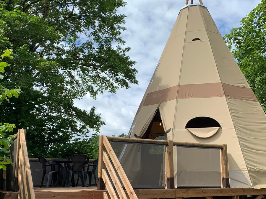 Hébergement 4 personnes - Indienne Tipi Home 11