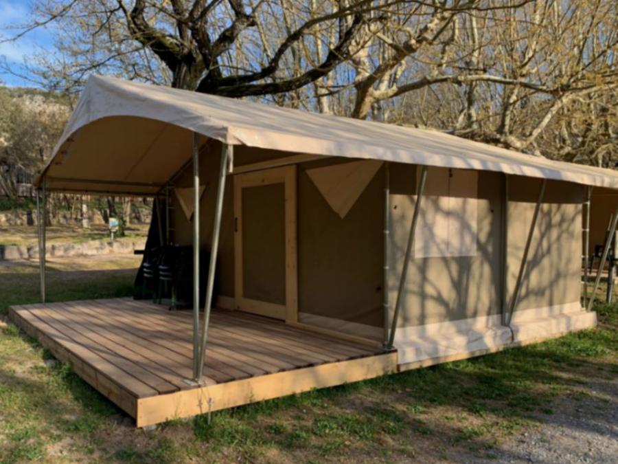 Bungalow toilé 4 personnes 3