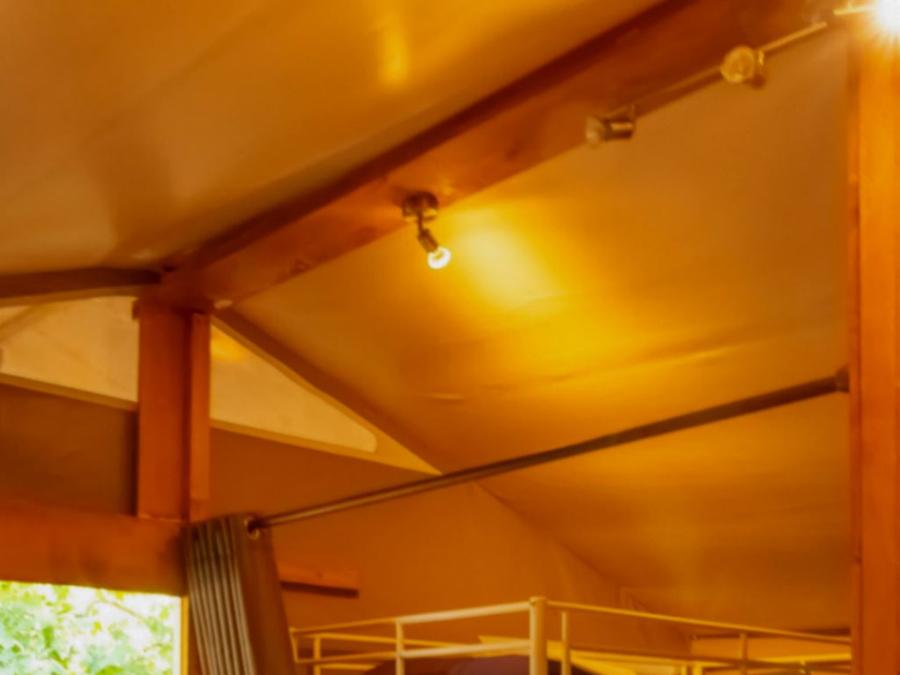 Bungalow toilé 4 personnes 8