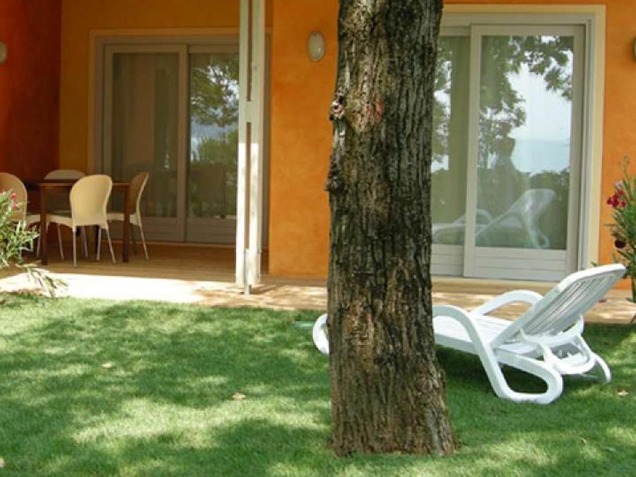 Appartement 6 personnes - MIMOSA (avec un petit jardin) 0
