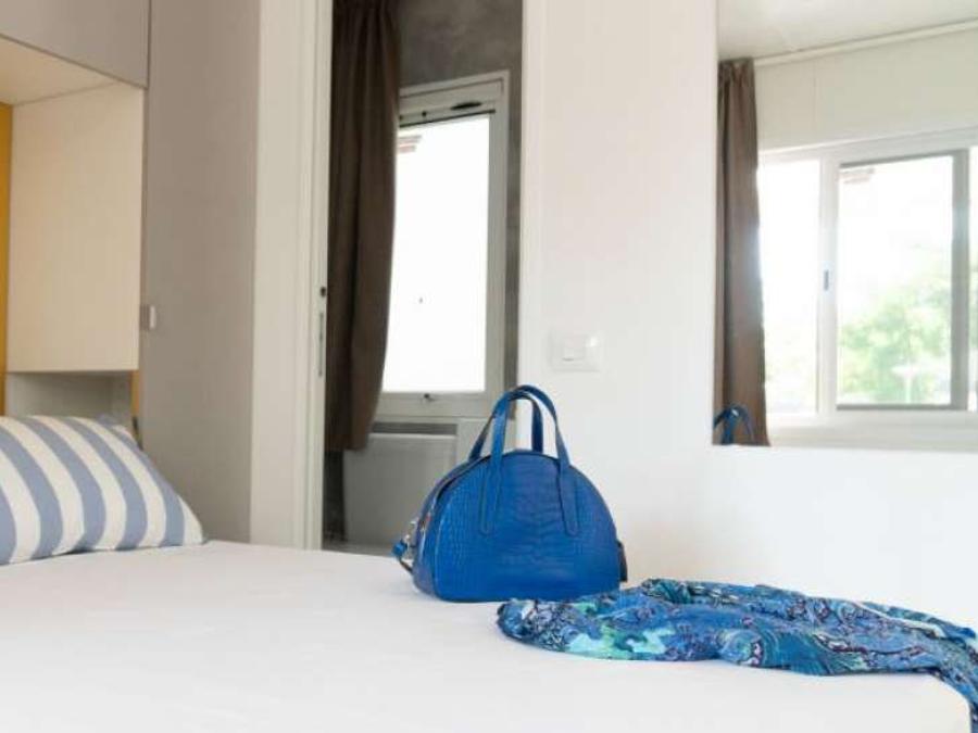 Mobilhome 5 personnes - Maxicaravan ROCCA samedi/samedi 9