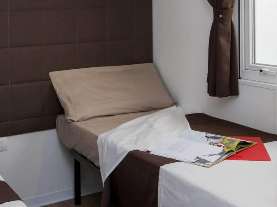 Mobilhome 5 personnes - Maxicaravan ROCCA mercredi/mercredi 9